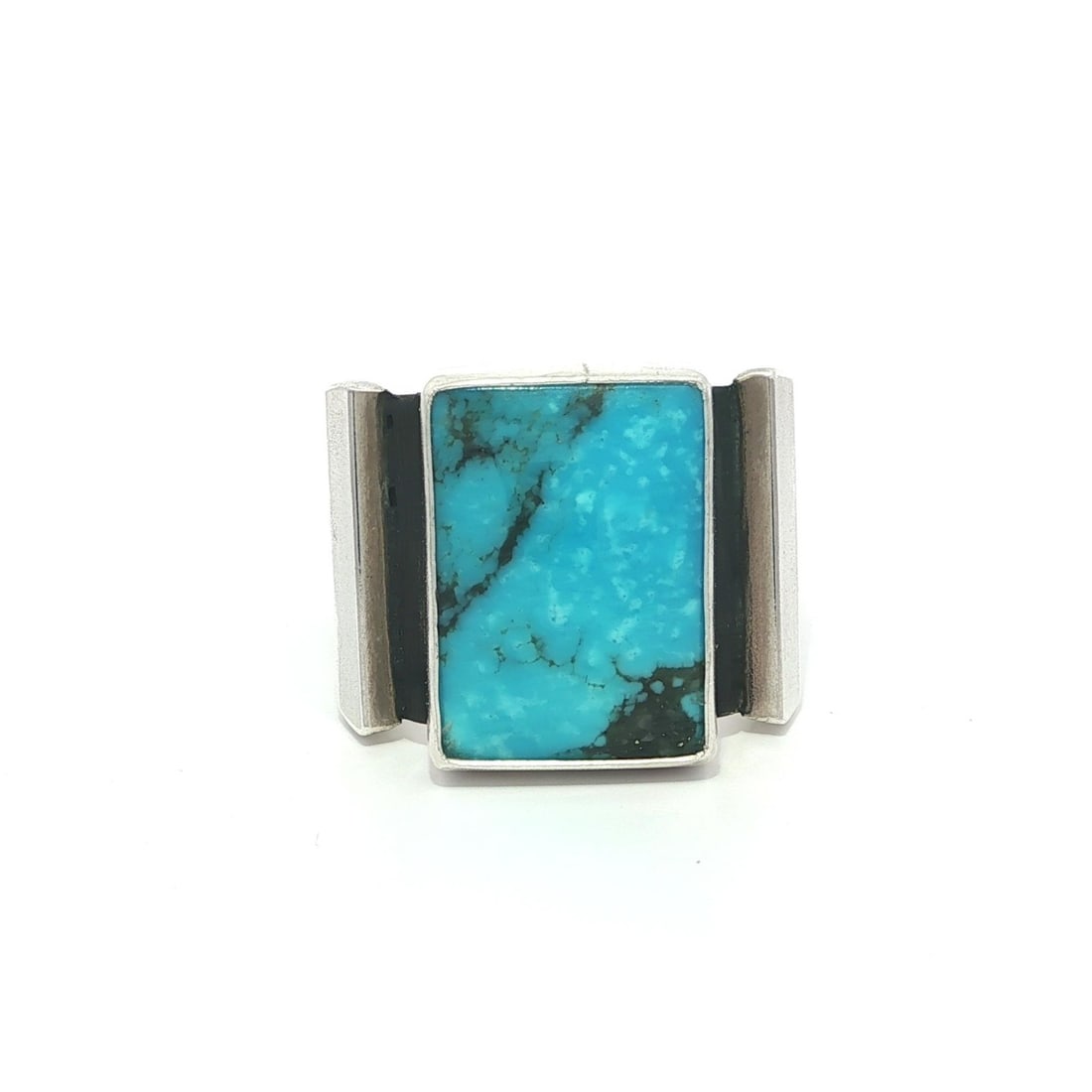Vintage Sterling Silver Turquoise Rectangular Band Ring Size 7: Vintage Sterling Silver Turquoise Rectangular Band Ring Size 7 This vintage band ring features a stunning natural genuine turquoise stone in a rectangular cabochon shape, measuring approximately 16.7