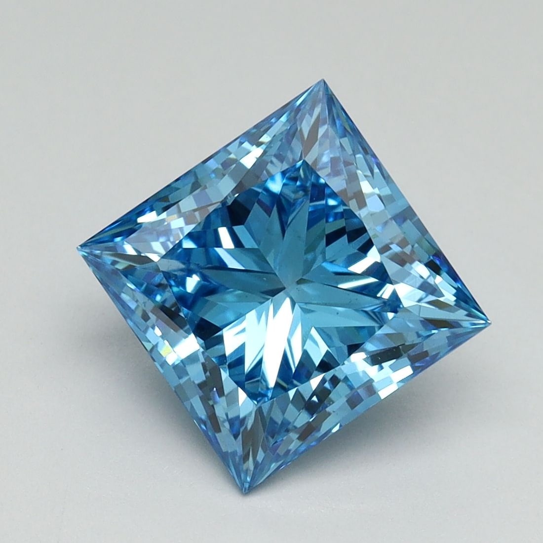 Loose Diamond - PRINCESS 3.21ct Fancy Vivid Blue VS2: Loose Diamond - PRINCESS 3.21ct Fancy Vivid Blue VS2 Source: This is a real non-mined Diamond that has been grown in a lab Shape: PRINCESS Carats: 3.21 Color: Fancy Vivid Blue Certification: IGI Video