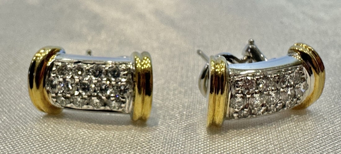 Elegant French 18K Multi-Tone Gold Diamond Dangle Earrings: Elegant French 18K Multi-Tone Gold Diamond Dangle Earrings Discover the elegance of these stunning French earrings crafted from multi-tone gold, featuring both yellow and white 18k gold. Each dangle e