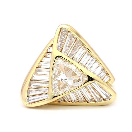 Stunning 18K Yellow Gold Ring with 1.70ct Trillion Diamond and 26 Accent Diamonds: Stunning 18K Yellow Gold Ring with 1.70ct Trillion Diamond and 26 Accent Diamonds This exquisite ring features a stunning center diamond in a trillion cut, weighing approximately 1.70 carats with a cl