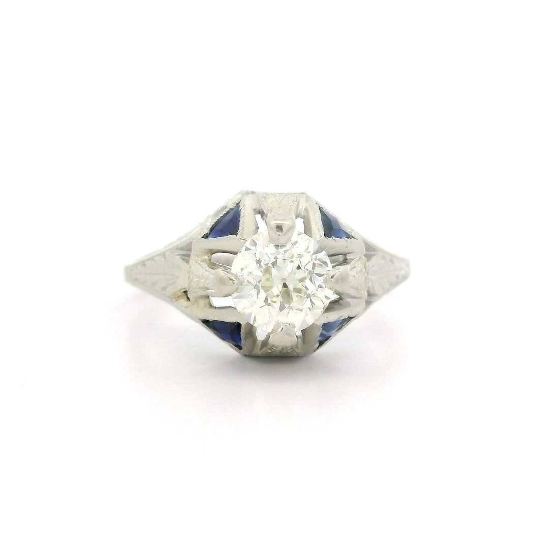 Antique Art Deco 18k White Gold 0.90ct Diamond Sapphire Wheat Ring: Antique Art Deco 18k White Gold 0.90ct Diamond Sapphire Wheat Ring This exquisite antique Art Deco ring showcases a stunning combination of an 18k white gold setting with a dazzling 0.90ct natural dia