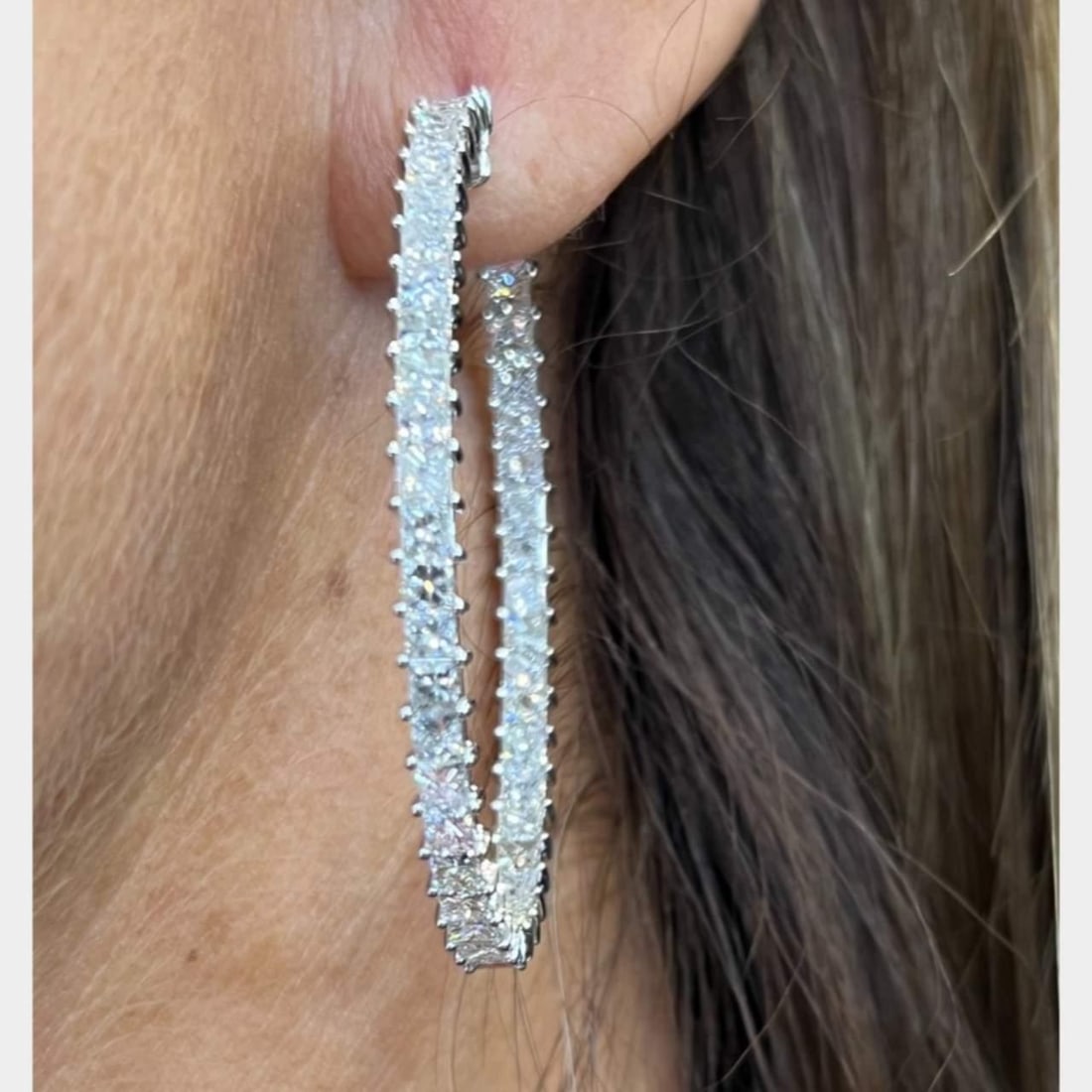 18K White Gold Diamond Hoop Earrings 90 Diamonds 9.52 Ct 2 Inches: 18K White Gold Diamond Hoop Earrings 90 Diamonds 9.52 Ct 2 Inches These exquisite 18K White Gold Diamond Hoop Earrings are a stunning addition to any jewelry collection. Weighing 10.8 grams, they are