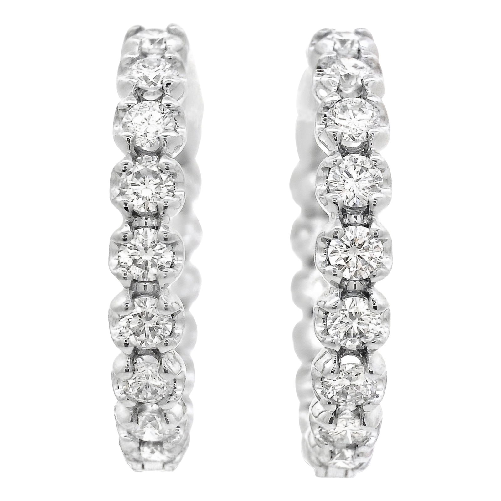 2.14ct Diamond Hoop Earrings 18k White Gold: 2.14ct Diamond Hoop Earrings 18k White Gold Elevate your style with these exquisite 2.14ct Diamond Shaped Hoop Earrings, crafted from luxurious 18k white gold. These contemporary earrings feature 32 r