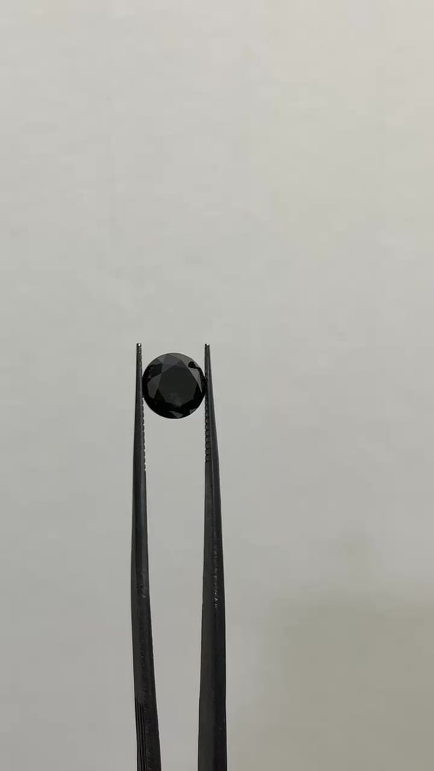 Loose Diamond - ROUND 3.13ct Fancy Black VVS2: Loose Diamond - ROUND 3.13ct Fancy Black VVS2 Source: Natural Shape: ROUND Carats: 3.13 Color: Fancy Black Certification: GIA Video: