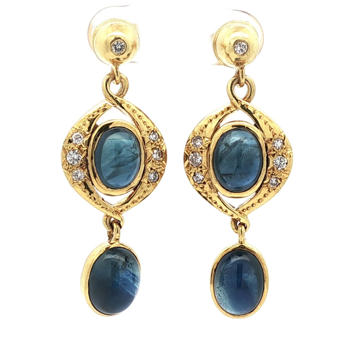 Vintage 14k Yellow Gold Sapphire Diamond Dangle Earrings: Vintage 14k Yellow Gold Sapphire Diamond Dangle Earrings Elegantly designed, these vintage dangle/drop earrings feature a stunning combination of cabochon oval sapphires and round diamonds. The main s