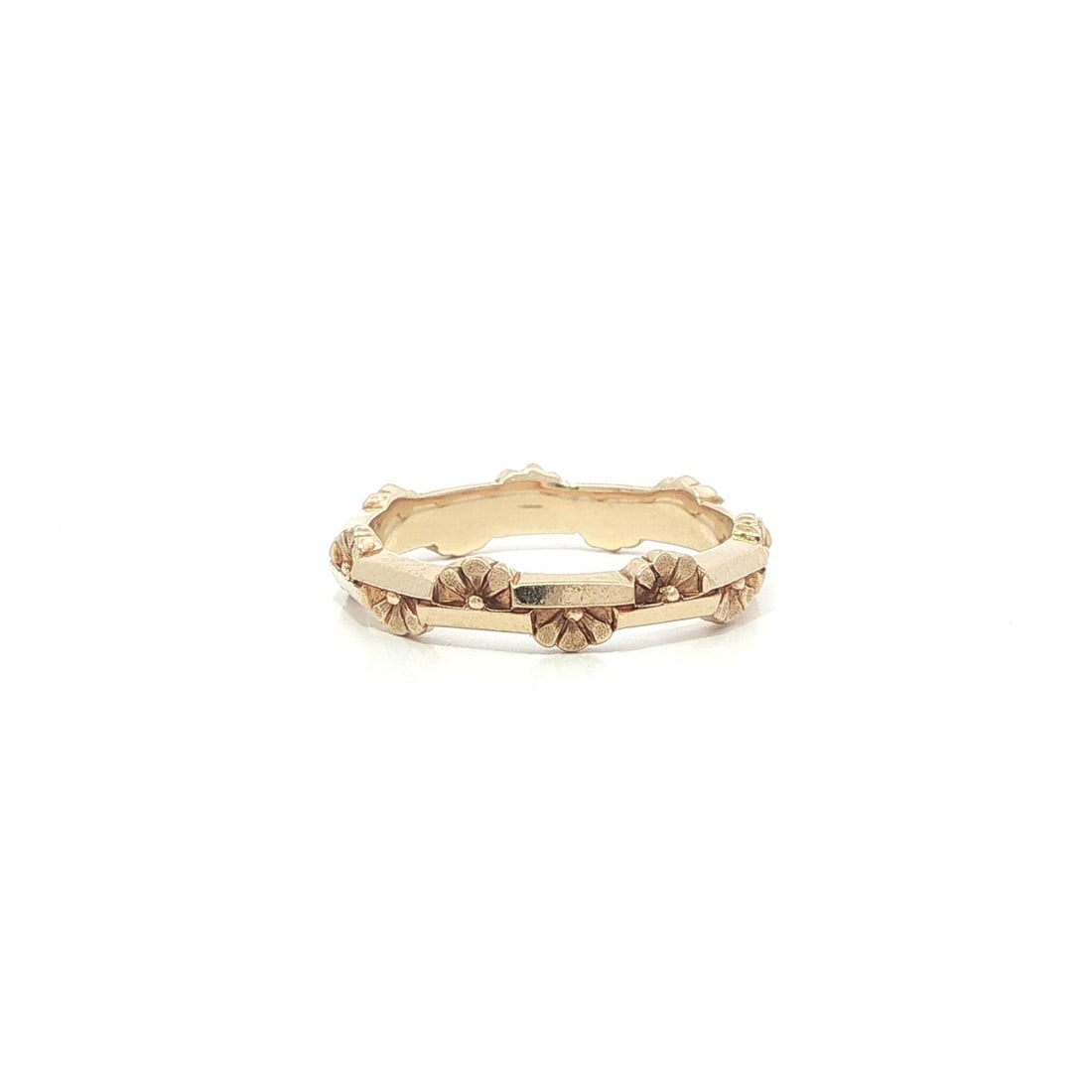 Solid 14k Yellow Gold Floral Motif Band Ring Size 6 Vintage Stack Style: Solid 14k Yellow Gold Floral Motif Band Ring Size 6 Vintage Stack Style This vintage band ring features a flower and polished stack design crafted from solid 13-14k yellow gold. The ring is stamped 14
