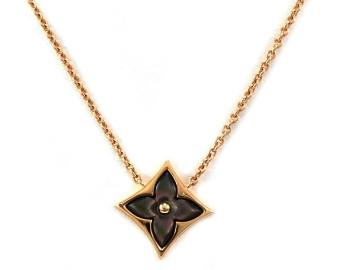Louis Vuitton 18K Pink Gold Necklace with Gray Mother of Pearl Blossom Pendant: Louis Vuitton 18K Pink Gold Necklace with Gray Mother of Pearl Blossom Pendant This authentic Louis Vuitton Blossom Star pendant necklace is crafted from solid 18k pink gold and features a gray mother