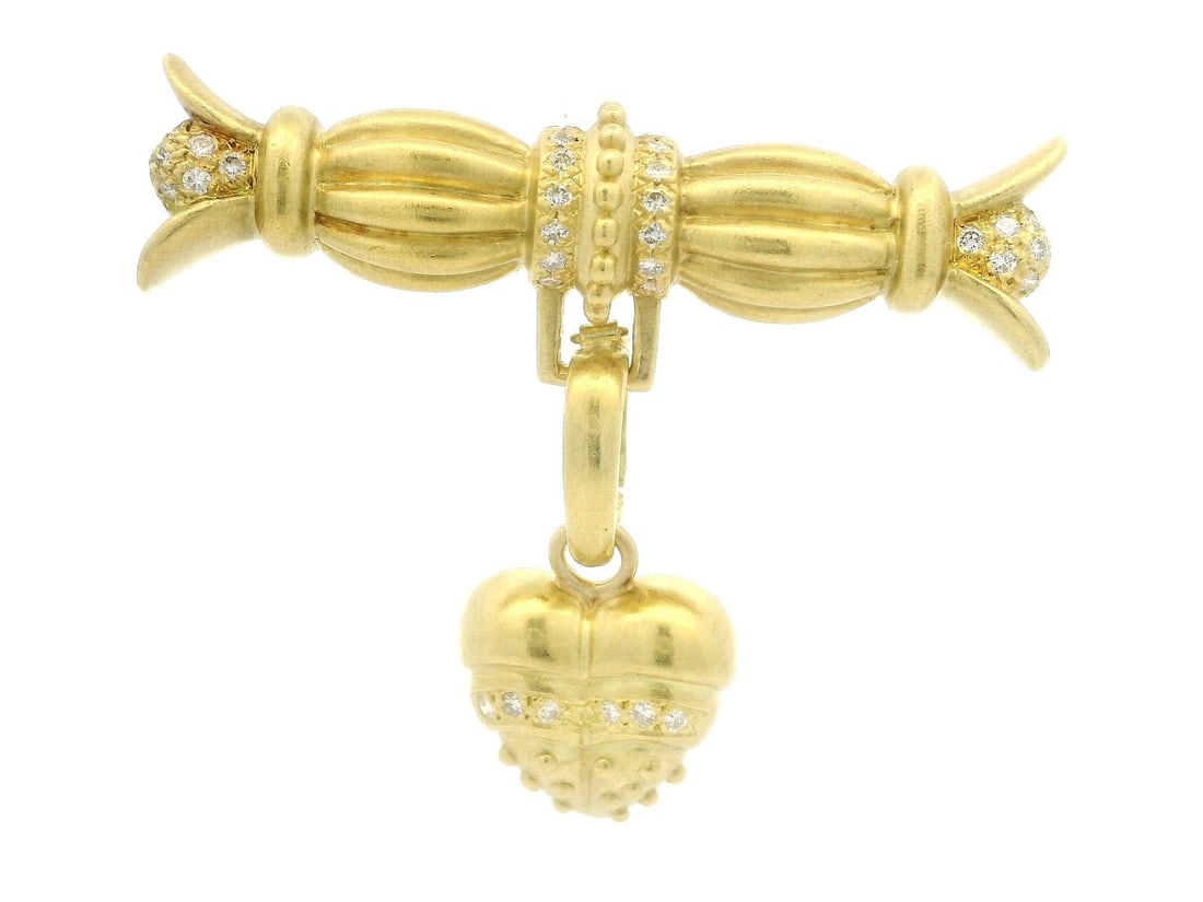 Doris Panos 18k Yellow Gold Diamond Heart Bar Pendant 0.25ct VVS2: Doris Panos 18k Yellow Gold Diamond Heart Bar Pendant 0.25ct VVS2 This exquisite pendant by Doris Panos features a unique heart bar design crafted from 18k solid yellow gold. Set with 34 natural brill