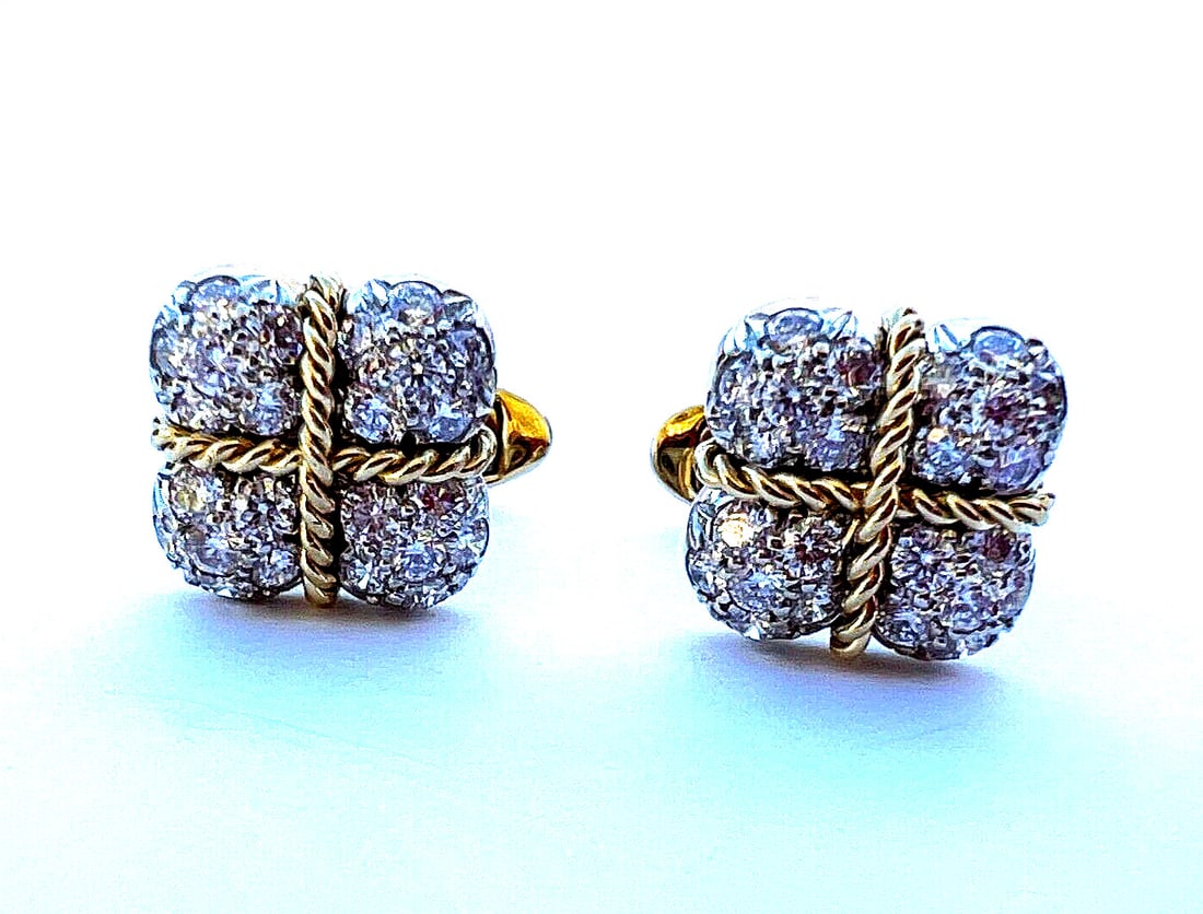 Valentin Magro 18K Gold Diamond Cufflinks Signed Cushion Design: Valentin Magro 18K Gold Diamond Cufflinks Signed Cushion Design Elevate your formal attire with this exquisite pair of cufflinks crafted by Valentin Magro. Made from luxurious 18K yellow gold, these c