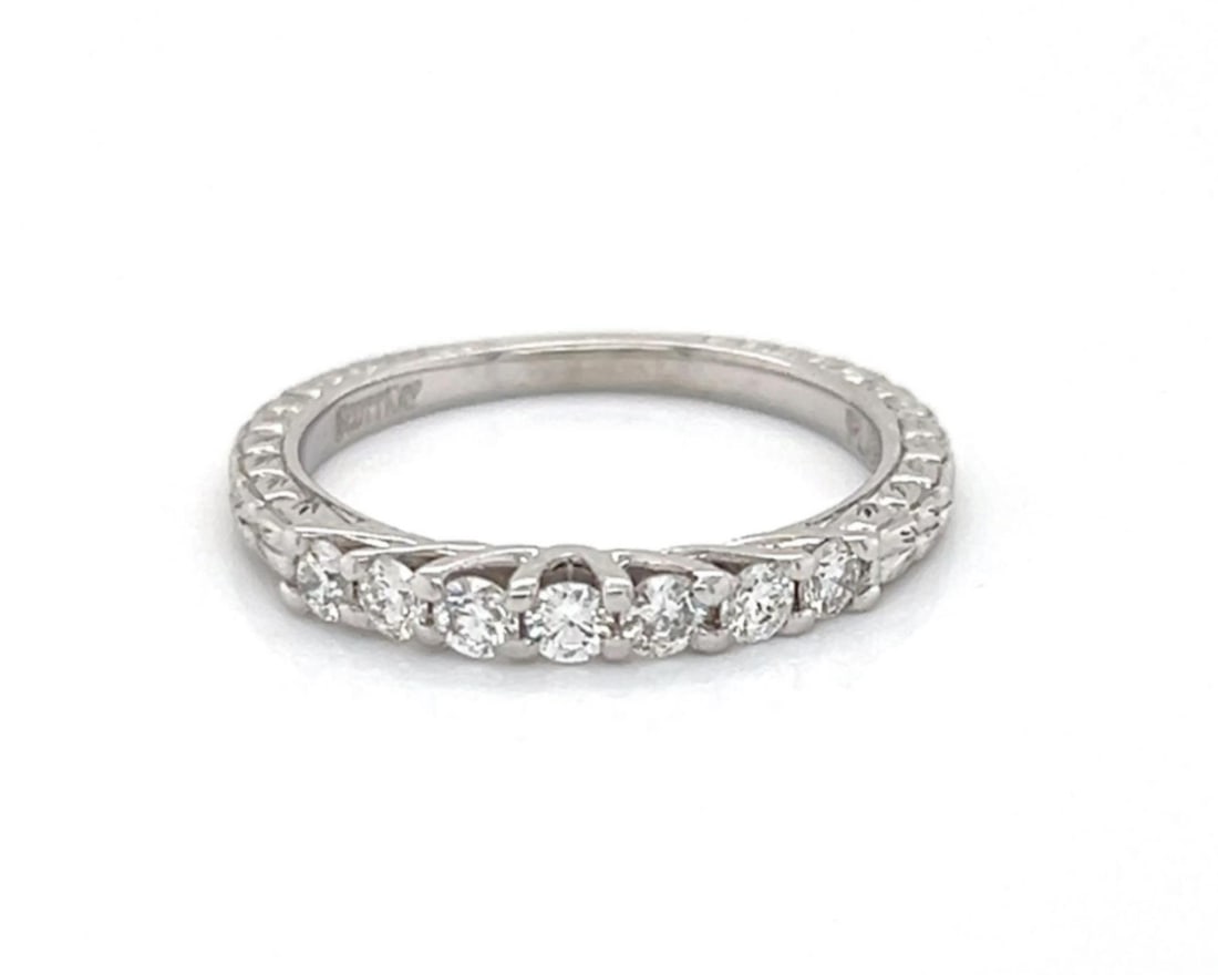 Scott Kay Platinum Diamond Wedding Band Ring with Seven Stones Size 5.5: Scott Kay Platinum Diamond Wedding Band Ring with Seven Stones Size 5.5 This Scott Kay diamond stack wedding band ring is crafted from solid platinum and features a polished finish with delicate engra
