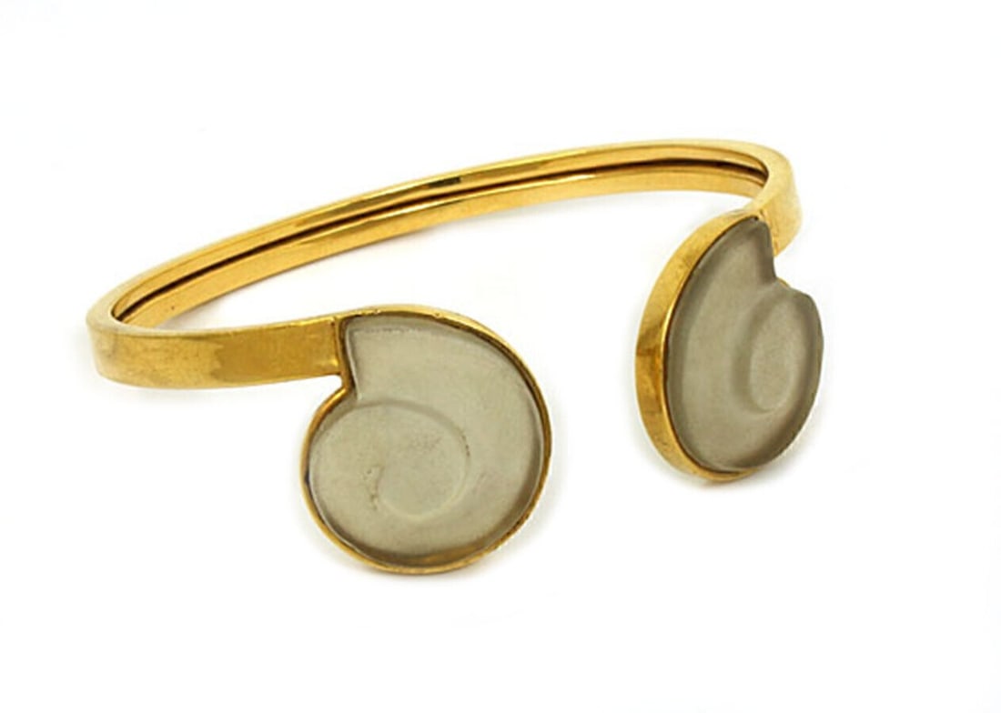 Ilias Lalaounis Wide 18K Yellow Gold Cuff Bracelet With Frosted Rock Crystal: Ilias Lalaounis Wide 18K Yellow Gold Cuff Bracelet With Frosted Rock Crystal This vintage wide cuff bracelet by Ilias Lalaounis is crafted in solid 18k yellow gold and features luminous frosted rock c
