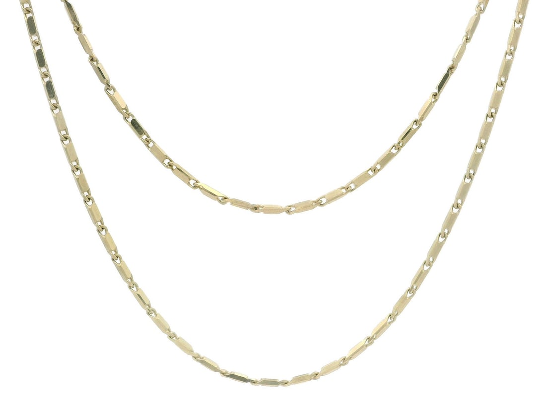 Antique Style 18k Yellow Gold 20 Inch Faceted Link Chain Necklace: Antique Style 18k Yellow Gold 20 Inch Faceted Link Chain Necklace This exquisite antique-style chain necklace is crafted from solid 18k yellow gold, featuring a faceted link design that adds an elegan