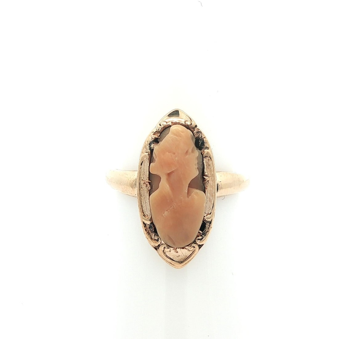 Antique 14k Yellow Gold Carved Cameo Lady Portrait Ring: Antique 14k Yellow Gold Carved Cameo Lady Portrait Ring This exquisite Antique Yellow Gold Carved Cameo Hardstone Lady Portrait Ring showcases a beautifully detailed oval-cut hardstone cameo, carved t