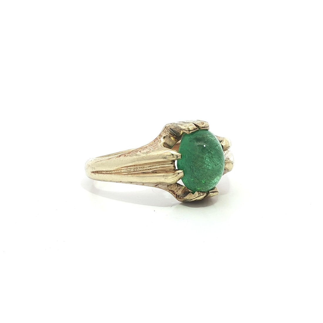 Antique 2ct Cabochon Emerald Solitaire Ring in Yellow Gold: Antique 2ct Cabochon Emerald Solitaire Ring in Yellow Gold This exquisite antique ring features a stunning 2-carat natural emerald, expertly crafted with a cabochon cut and prong set in solid yellow g