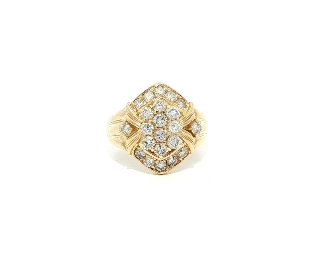Elegant 18k Yellow Gold 1.01ctw Diamond Cluster Cocktail Ring: Elegant 18k Yellow Gold 1.01ctw Diamond Cluster Cocktail Ring This exquisite cocktail ring features a stunning cluster of 22 natural, round brilliant cut diamonds, totaling 1.01 carats. The diamonds a