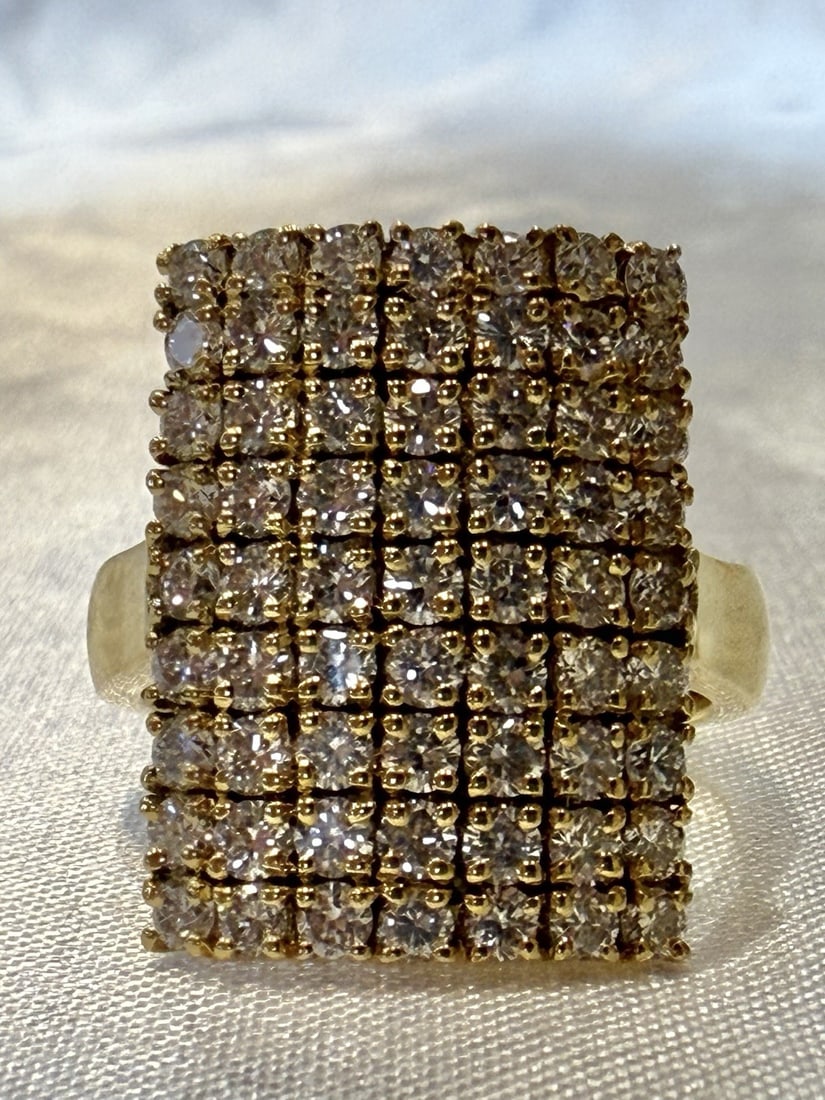 French 18K Yellow Gold Diamond Ring 2.40CT Size 7.25: French 18K Yellow Gold Diamond Ring 2.40CT Size 7.25 This exquisite French ring is crafted from 18k yellow gold and features a stunning collection of GVS diamonds totaling approximately 2.40ct. The ri