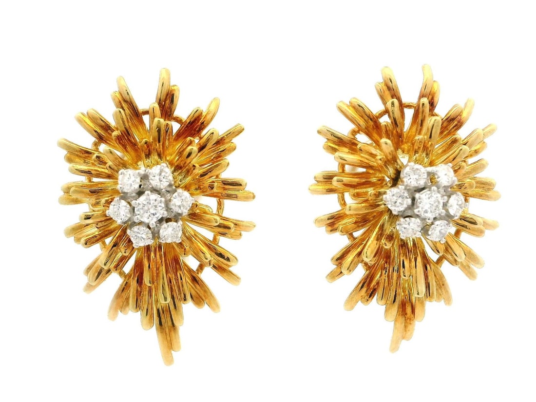 Vintage Cluster Diamond Earrings 0.75ct Yellow Gold Clip-On: Vintage Cluster Diamond Earrings 0.75ct Yellow Gold Clip-On These exquisite Vintage En Tremblant earrings feature a stunning cluster design, showcasing 14 natural round brilliant cut diamonds. Each di