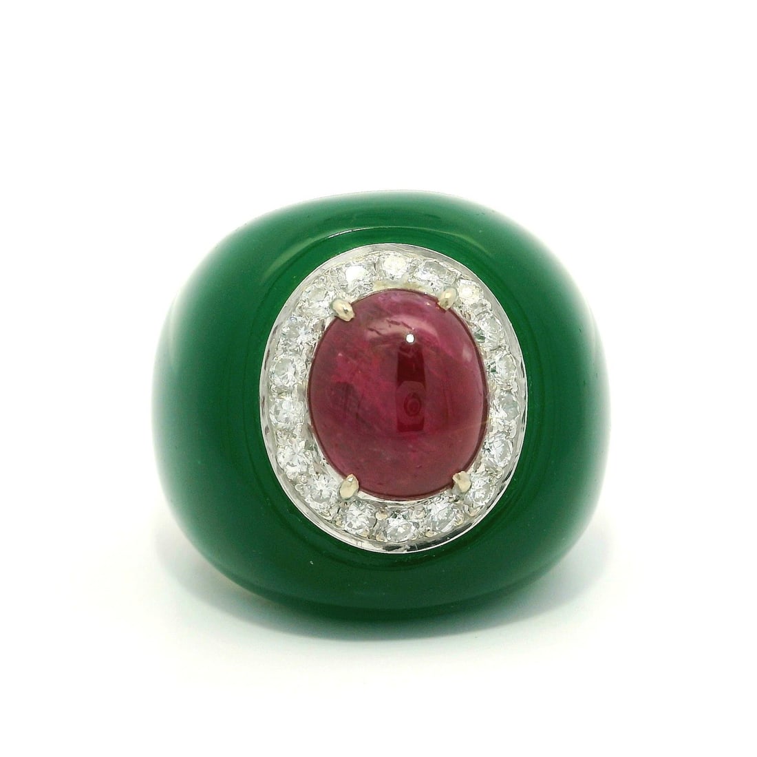 Bold 16-18K Yellow Gold Ruby Diamond Green Onyx Bombe Ring Size 7.5: Bold 16-18K Yellow Gold Ruby Diamond Green Onyx Bombe Ring Size 7.5 Presenting a stunning cocktail ring that embodies elegance and boldness. This unique bombe ring is crafted from solid yellow gold an