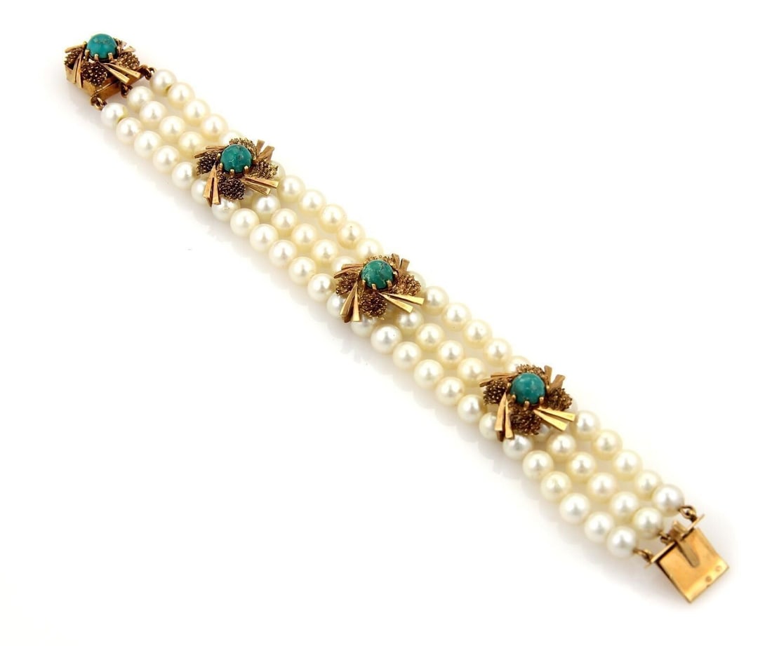 Three Strand Pearl and Green Agate Beaded Bracelet in 14k Yellow Gold: Three Strand Pearl and Green Agate Beaded Bracelet in 14k Yellow Gold This vintage bracelet features three strands of pearls accented with green agate beads, all set in 14k yellow gold. The beaded des