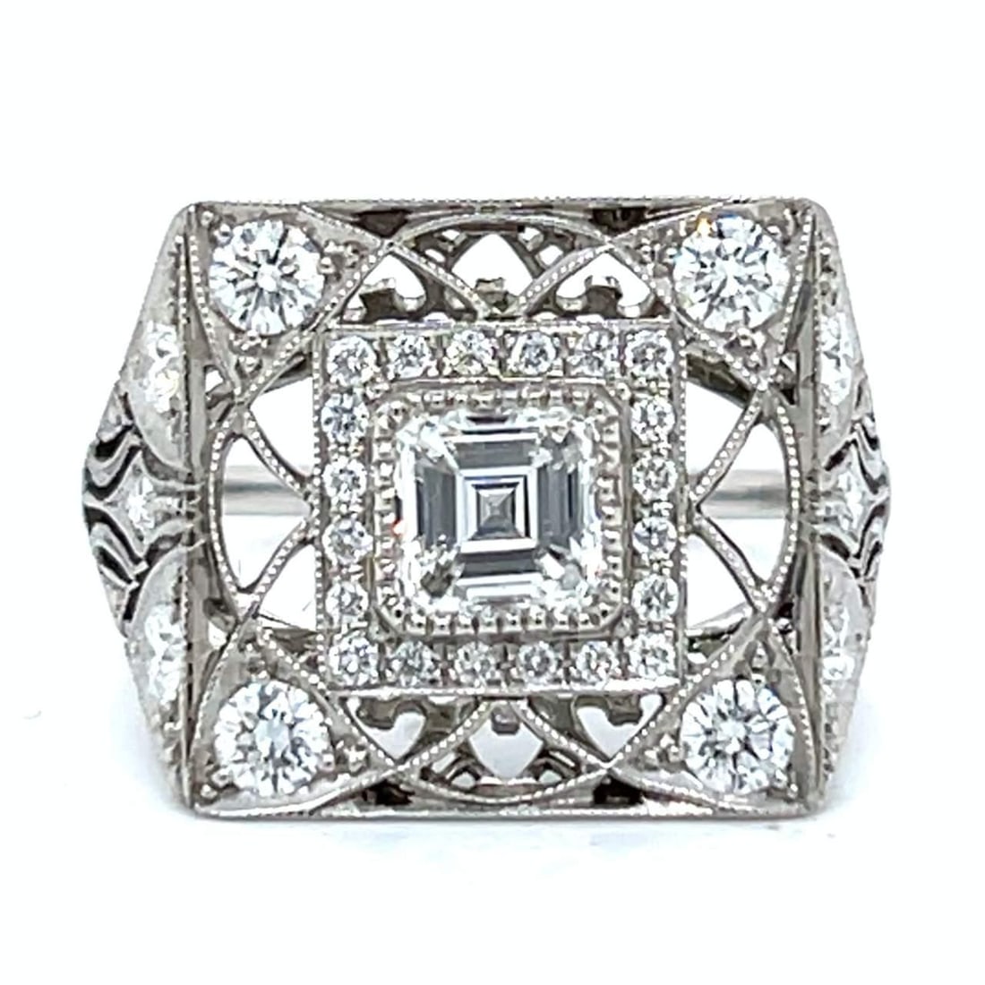 Platinum 1.85 Ct Diamond Ring E VVS1 D-F VVS-VS Quality: Platinum 1.85 Ct Diamond Ring E VVS1 D-F VVS-VS Quality This stunning Platinum Diamond Ring features a total diamond weight of 1.85 Ct. At its center, it showcases an approximately 0.75 Ct. diamond wi