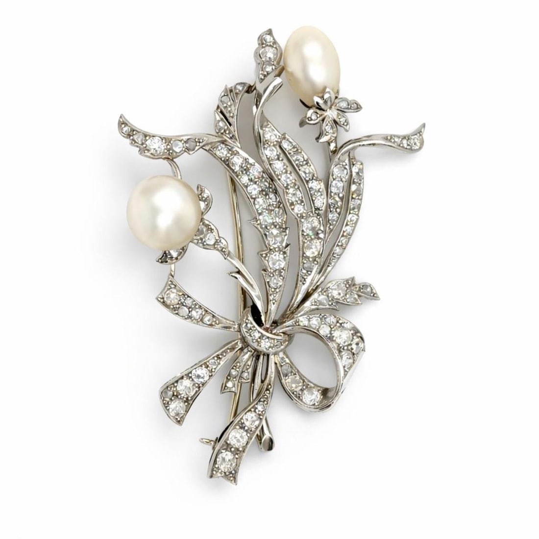 Platinum Art Deco Brooch with GIA Certified Natural Pearl and Diamonds (1 of 4)