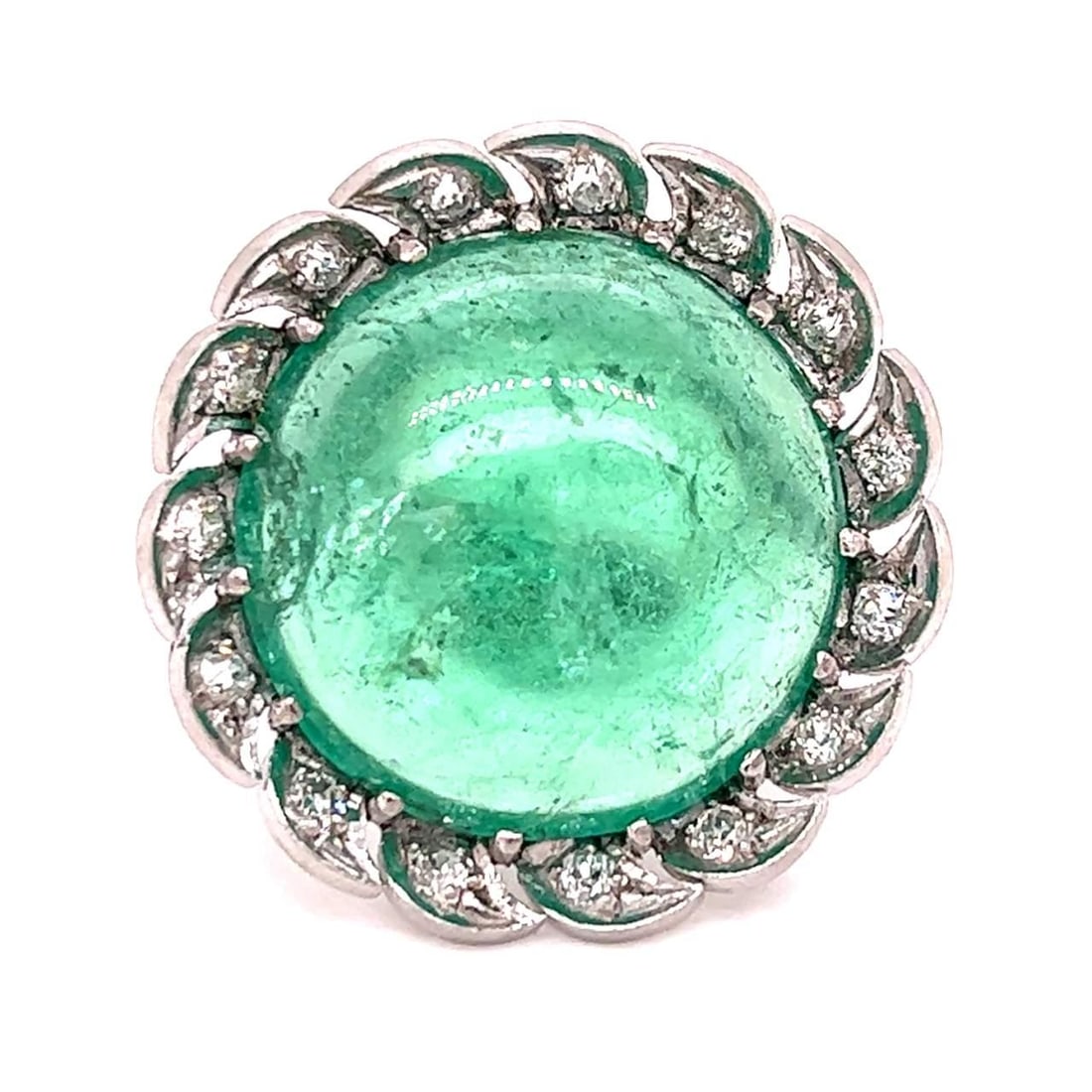 Art Deco Platinum Ring 25 Ct Emerald 15 Diamonds H-I VS1-SI1: Art Deco Platinum Ring 25 Ct Emerald 15 Diamonds H-I VS1-SI1 This exquisite Art Deco ring showcases a stunning approximately 25.00 Ct. emerald, beautifully complemented by 15 European-cut diamonds tot