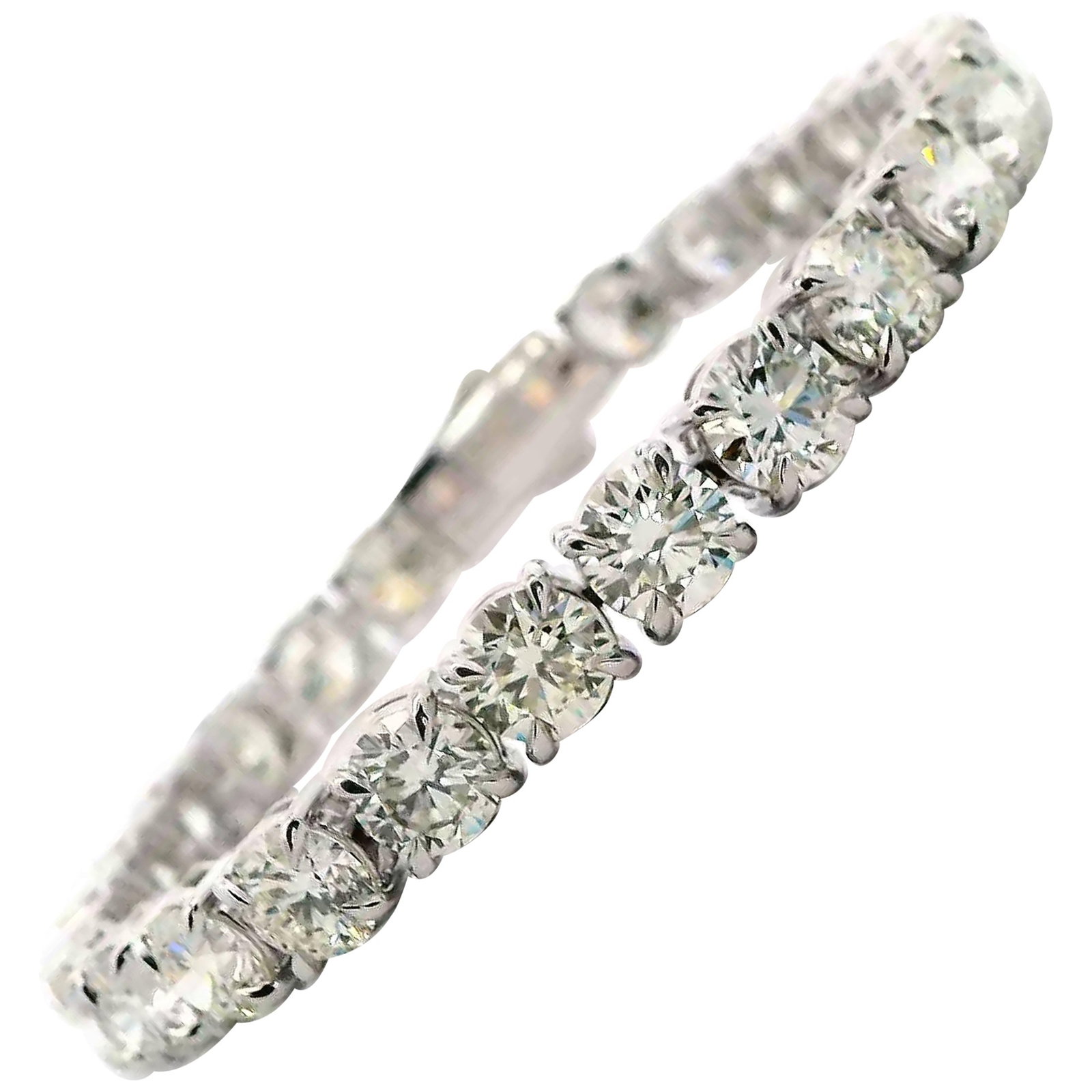 27.76ct Diamond Tennis Bracelet 18k White Gold GIA Certified: 27.76ct Diamond Tennis Bracelet 18k White Gold GIA Certified This stunning diamond tennis bracelet features a total weight of 27.76 carats, showcasing 27 round brilliant diamonds with an average weigh