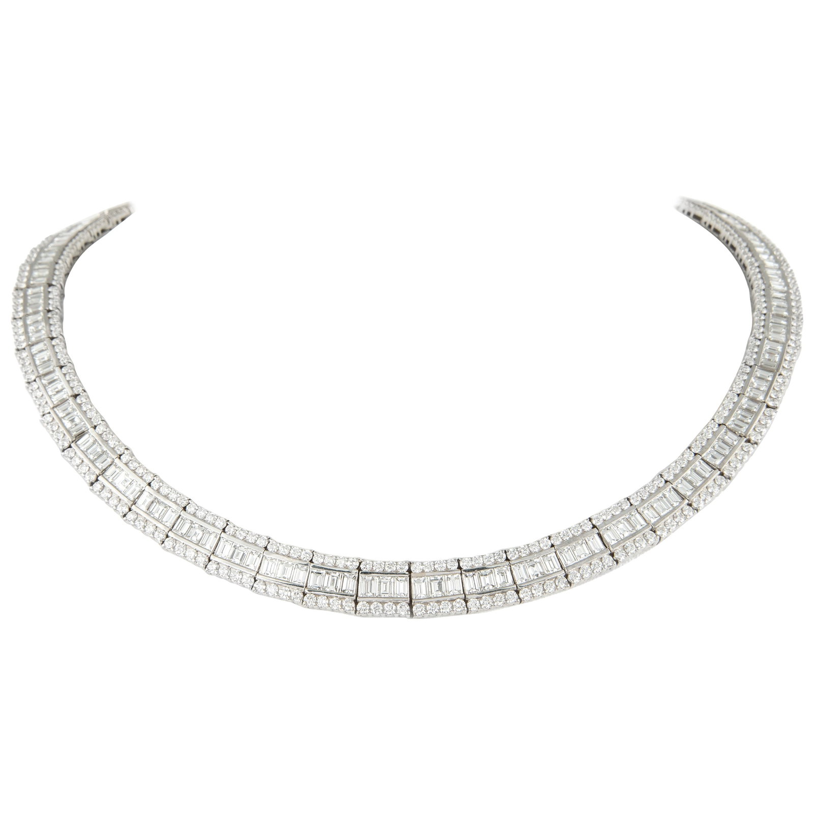 18K White Gold 31.73ct Baguette Diamond Necklace with Appraisal: 18K White Gold 31.73ct Baguette Diamond Necklace with Appraisal This stunning necklace features a total of 31.73 carats of exquisite diamonds set in luxurious 18-karat white gold. It showcases an impr