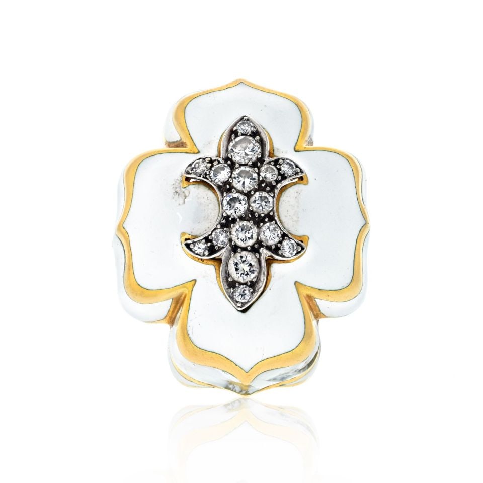 David Webb Platinum 18K Yellow Gold Fleur De Lis Ring with Diamonds: David Webb Platinum 18K Yellow Gold Fleur De Lis Ring with Diamonds This exquisite estate ring by David Webb is crafted from a stunning combination of Platinum and 18K Yellow Gold, showcasing a striki