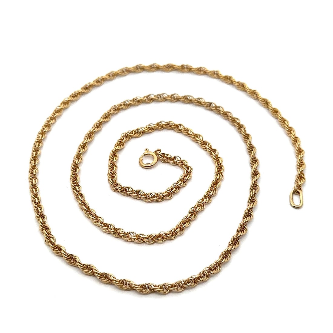 Vintage 14k Yellow Gold 22 Interlocking Ring Rope Chain Necklace: Vintage 14k Yellow Gold 22 Interlocking Ring Rope Chain Necklace This stunning Vintage 14k Yellow Gold Interlocking Ring Rope Style Chain Necklace features a beautiful design crafted from solid 14k ye