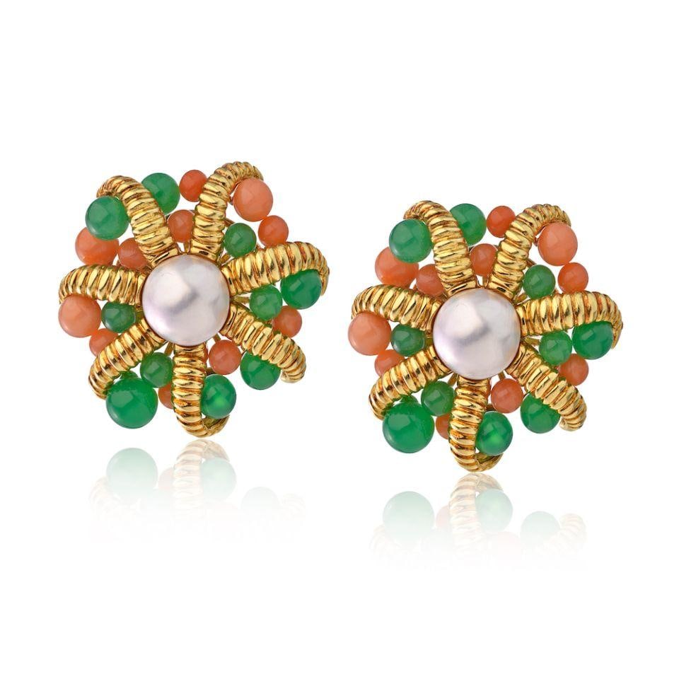 Tiffany & Co. 18K Yellow Gold Pearl Coral Chrysoprase Clip-On Earrings: Tiffany & Co. 18K Yellow Gold Pearl Coral Chrysoprase Clip-On Earrings Elevate your jewelry collection with these exquisite Tiffany & Co. clip-on earrings, crafted in luxurious 18K yellow gold. Featur