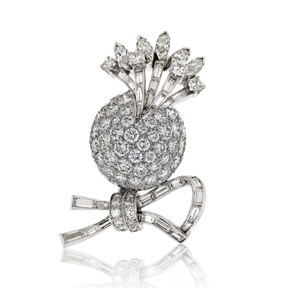 Exquisite Platinum 5.00cttw Estate Diamond Brooch with 89 Diamonds: Exquisite Platinum 5.00cttw Estate Diamond Brooch with 89 Diamonds Discover the allure of vintage luxury with this Platinum 5.00cttw Estate Diamond Brooch. Crafted from high-quality platinum, this ele