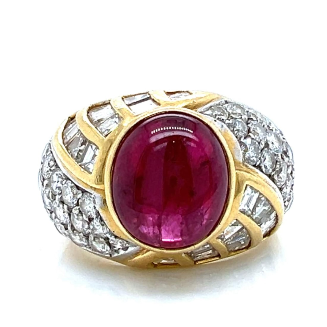 Elegant 18K Yellow Gold Ruby 3.00 Ct with 50 Diamonds Ring: Elegant 18K Yellow Gold Ruby 3.00 Ct with 50 Diamonds Ring This stunning 18K Yellow Gold ring showcases a captivating 3.00 Ct. Ruby at its center, beautifully complemented by 30 round Diamonds totalin