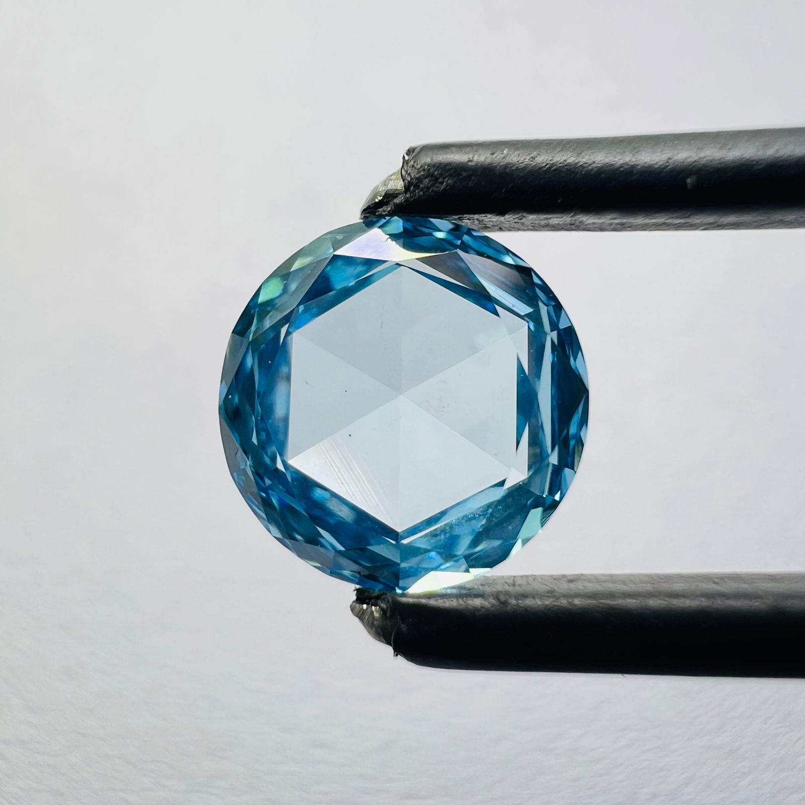 Loose Diamond - ROSE 1.08ct Blue VS2: Loose Diamond - ROSE 1.08ct Blue VS2 Source: This is a real non-mined Diamond that has been grown in a lab Shape: ROSE Carats: 1.08 Color: Blue Certification: NONE Video:
