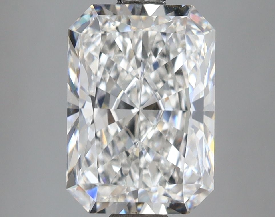 Loose Diamond - RADIANT 3.09ct E VS1: Loose Diamond - RADIANT 3.09ct E VS1 Source: This is a real non-mined Diamond that has been grown in a lab Shape: RADIANT Carats: 3.09 Color: E Clarity: VS1 Certification: IGI Video: