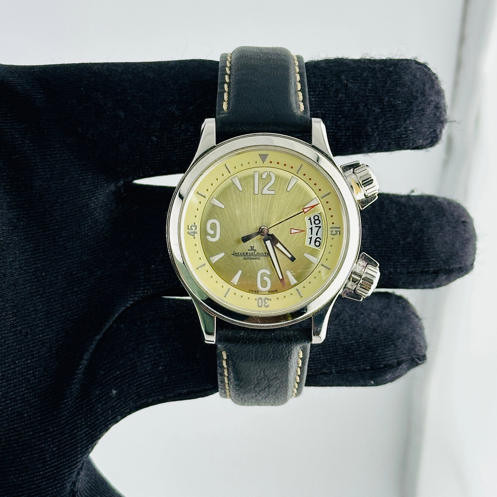 Jaeger-LeCoultre Master Compreor Ref 148.8.60 Champagne Dial Aftermarket Leather Strap: Jaeger-LeCoultre Master Compreor Ref 148.8.60 Champagne Dial Aftermarket Leather Strap This Jaeger-LeCoultre Master Compreor wristwatch features a champagne dial and is fitted with an Aftermarket leat