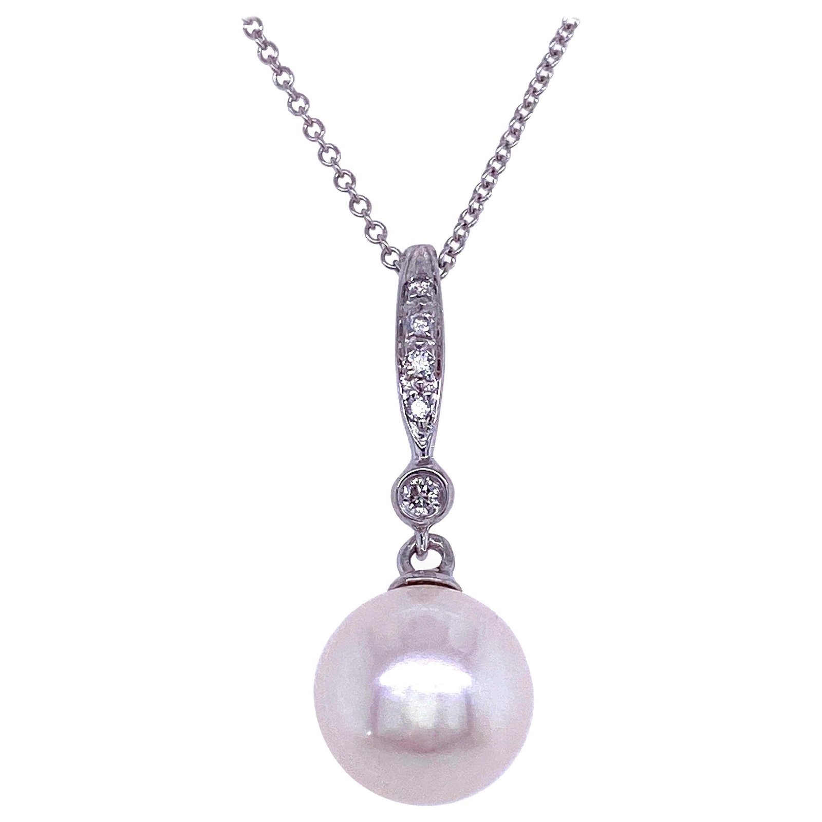 Harbor Diamonds 14K White Gold Pendant Necklace with Freshwater Pearl and Diamond: Harbor Diamonds 14K White Gold Pendant Necklace with Freshwater Pearl and Diamond This exquisite 14K white gold pendant necklace showcases a stunning freshwater pearl and diamond drop design. The neck