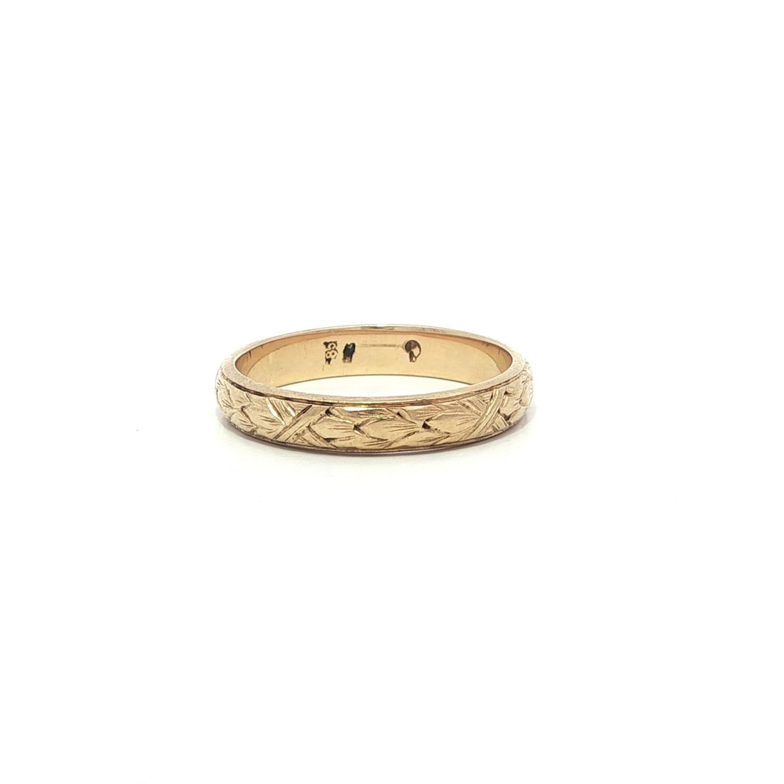 European Antique 14k Yellow Gold Wheat Design Stacking Band Ring Size 6: European Antique 14k Yellow Gold Wheat Design Stacking Band Ring Size 6 This antique European stack band ring is crafted from solid 14k yellow gold and features intricate wheat work detailing. The rin