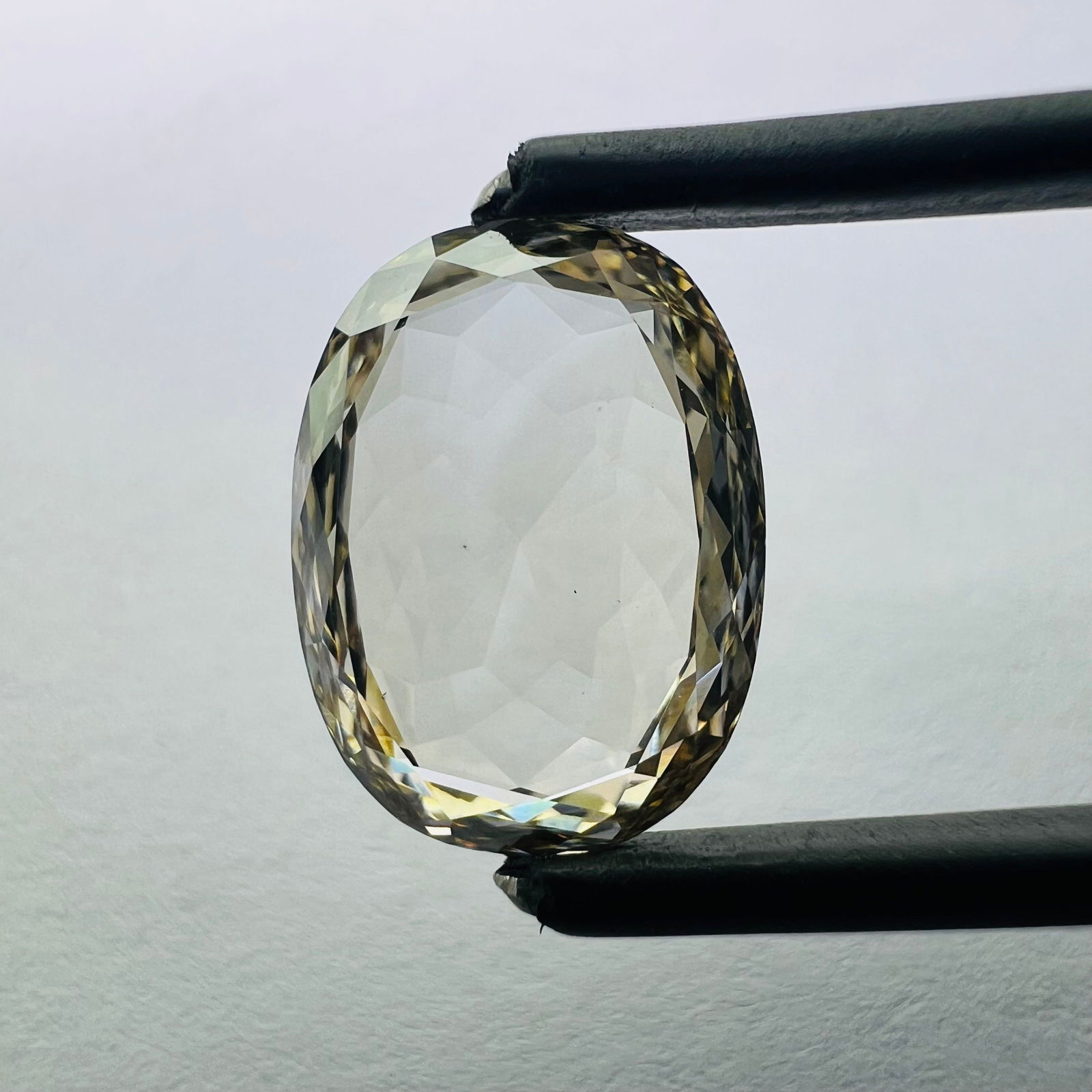 Loose Diamond - OVAL 2.76ct Brown VS1: Loose Diamond - OVAL 2.76ct Brown VS1 Source: This is a real non-mined Diamond that has been grown in a lab Shape: OVAL Carats: 2.76 Color: Brown Certification: NONE The Diamond Depot Guarantee: All i