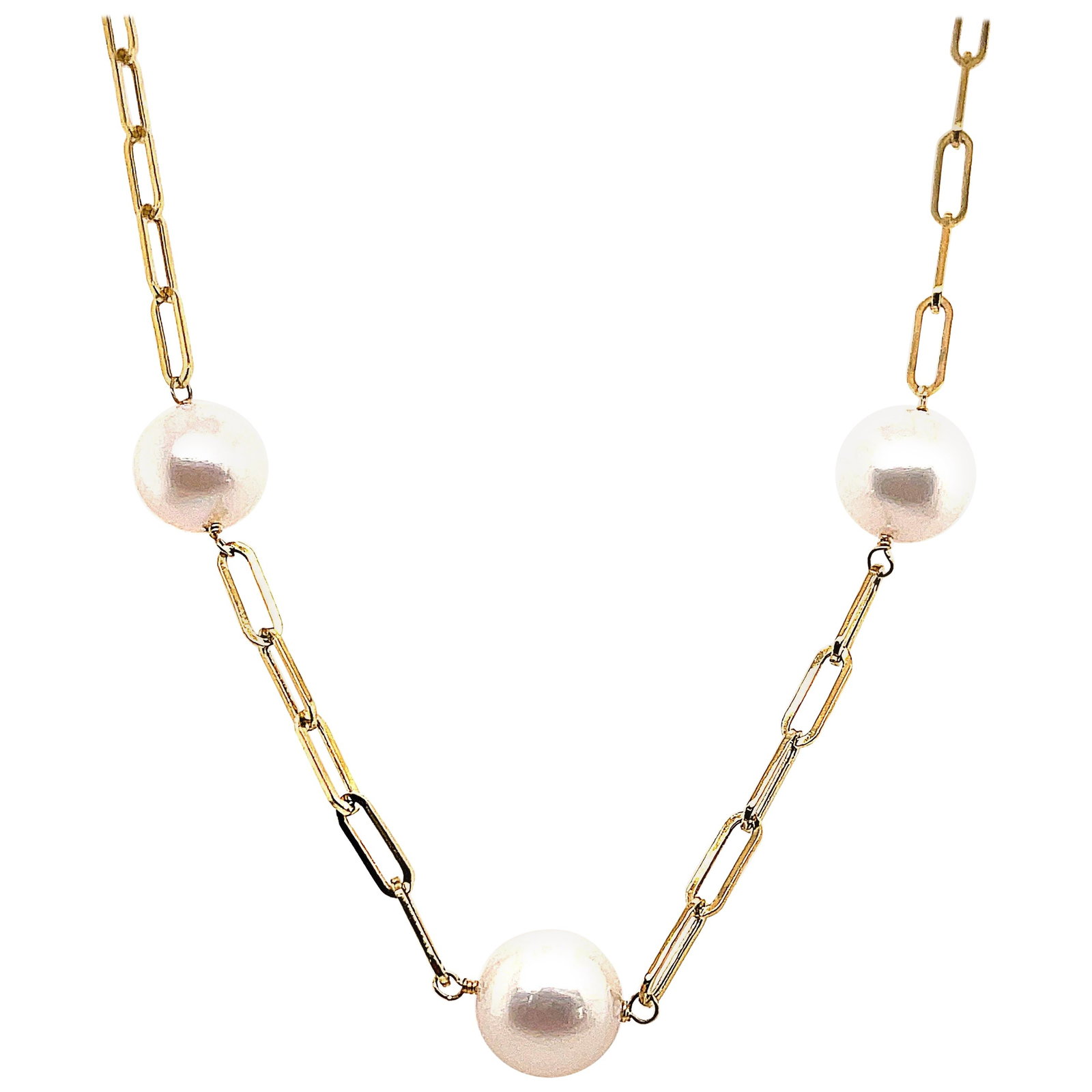 14K Yellow Gold Paperclip Freshwater Pearl Necklace by Harbor Diamonds: 14K Yellow Gold Paperclip Freshwater Pearl Necklace by Harbor Diamonds This elegant necklace features a striking design crafted from 14K yellow gold, showcasing a contemporary style. The necklace is a