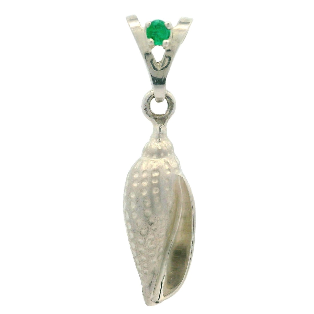 Sterling Silver Seashell Charm Pendant with Green Gemstone: Sterling Silver Seashell Charm Pendant with Green Gemstone This collectible charm pendant features a stunning seashell design crafted from sterling silver. It showcases a vivid green round brilliant c