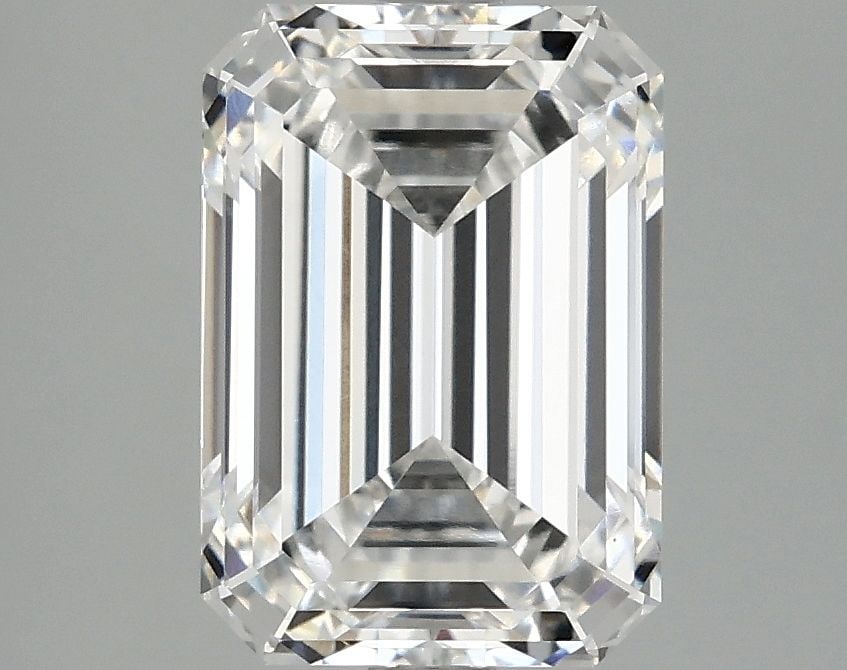 Loose Diamond - EMERALD 3.1ct E VS1: Loose Diamond - EMERALD 3.1ct E VS1 Source: This is a real non-mined Diamond that has been grown in a lab Shape: EMERALD Carats: 3.1 Color: E Clarity: VS1 Certification: IGI The Diamond Depot