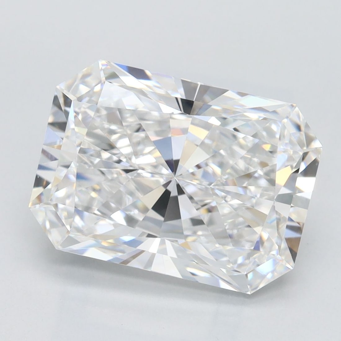 Loose Diamond - RADIANT 4.09ct D VVS1: Loose Diamond - RADIANT 4.09ct D VVS1 Source: This is a real non-mined Diamond that has been grown in a lab Shape: RADIANT Carats: 4.09 Color: D Clarity: VVS1 Certification: GIA Video: