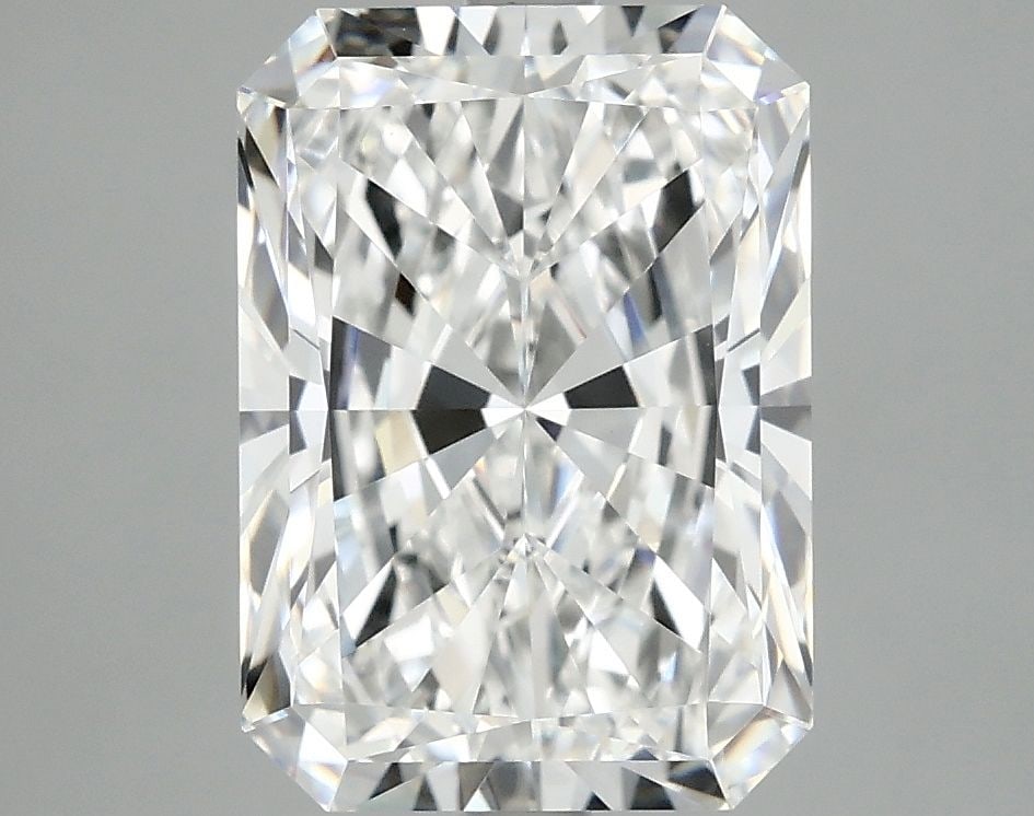 Loose Diamond - RADIANT 4.07ct D VVS2: Loose Diamond - RADIANT 4.07ct D VVS2 Source: This is a real non-mined Diamond that has been grown in a lab Shape: RADIANT Carats: 4.07 Color: D Clarity: VVS2 Certification: IGI The Diamond Depot
