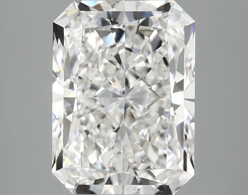Loose Diamond - RADIANT 3.07ct E VS1: Loose Diamond - RADIANT 3.07ct E VS1 Source: This is a real non-mined Diamond that has been grown in a lab Shape: RADIANT Carats: 3.07 Color: E Clarity: VS1 Certification: IGI Video: