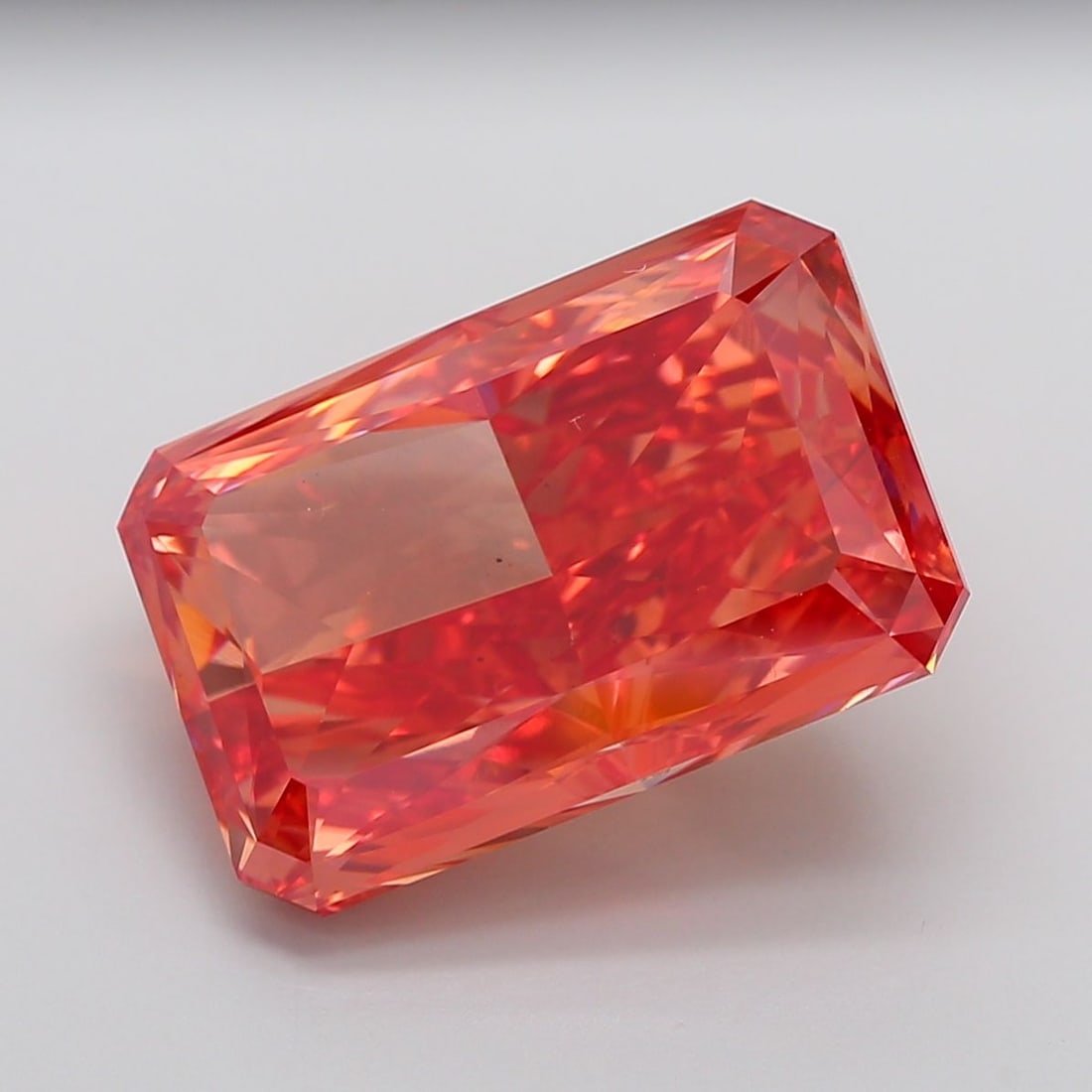 Loose Diamond - RADIANT 20.06ct Fancy Vivid Pink VS2: Loose Diamond - RADIANT 20.06ct Fancy Vivid Pink VS2 Source: This is a real non-mined Diamond that has been grown in a lab Shape: RADIANT Carats: 20.06 Color: Fancy Vivid Pink Certification: IGI Video