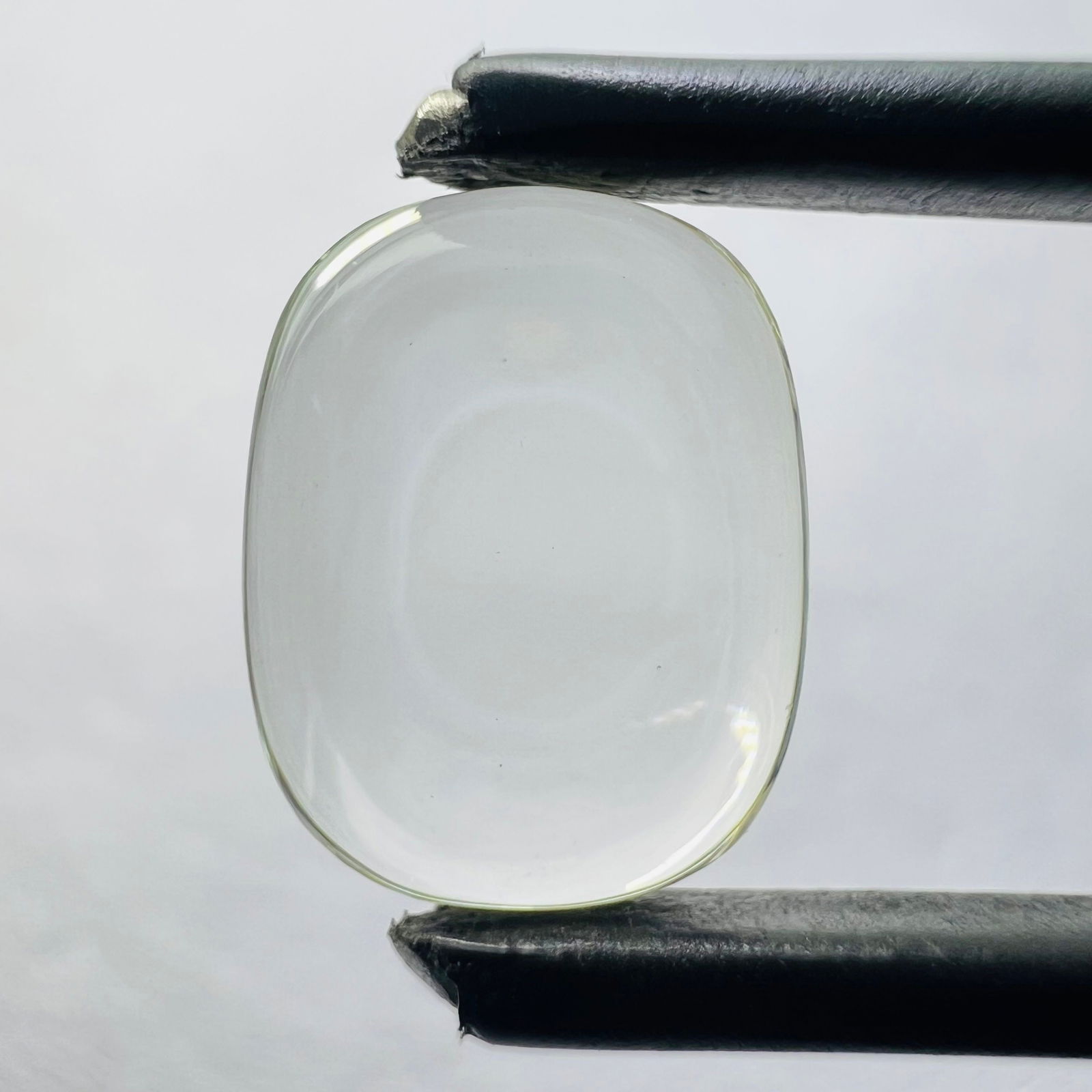 Loose Diamond - OVAL 3.46ct Brown SI1: Loose Diamond - OVAL 3.46ct Brown SI1 Source: This is a real non-mined Diamond that has been grown in a lab Shape: OVAL Carats: 3.46 Color: Brown Certification: NONE Video: