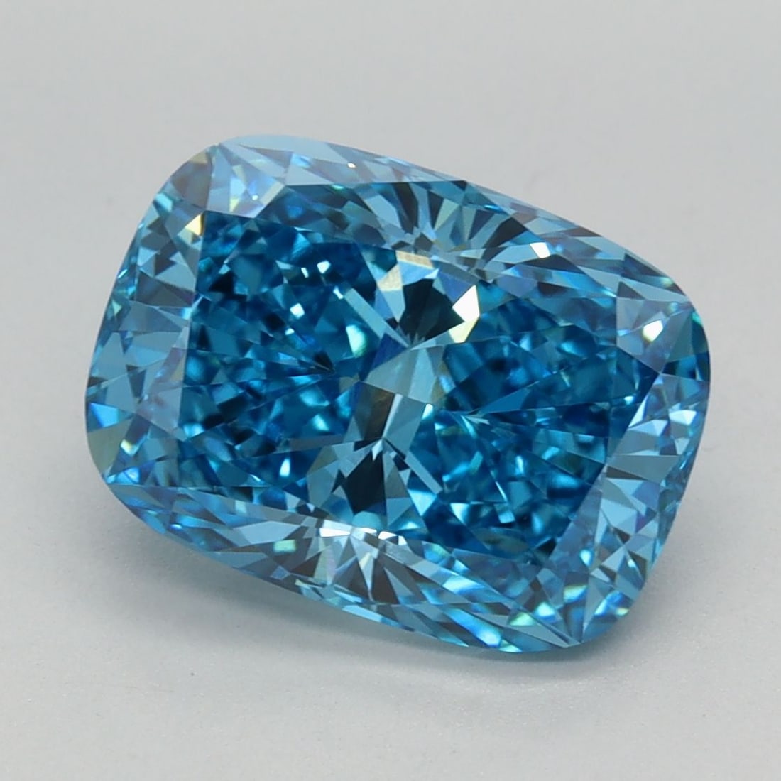 Loose Diamond - CUSHION MODIFIED 3.09ct Fancy Vivid Blue VS1: Loose Diamond - CUSHION MODIFIED 3.09ct Fancy Vivid Blue VS1 Source: This is a real non-mined Diamond that has been grown in a lab Shape: CUSHION MODIFIED Carats: 3.09 Color: Fancy Vivid Blue