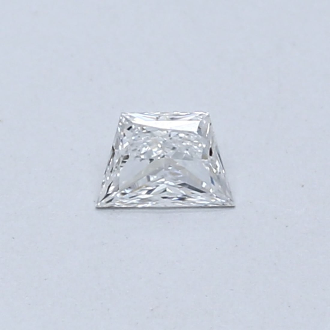 Loose Diamond - TRAPEZOID 0.17ct F VS1: Loose Diamond - TRAPEZOID 0.17ct F VS1 Source: This is a real non-mined Diamond that has been grown in a lab Shape: TRAPEZOID Carats: 0.17 Color: F Clarity: VS1 Certification: NONE Video: Video Link