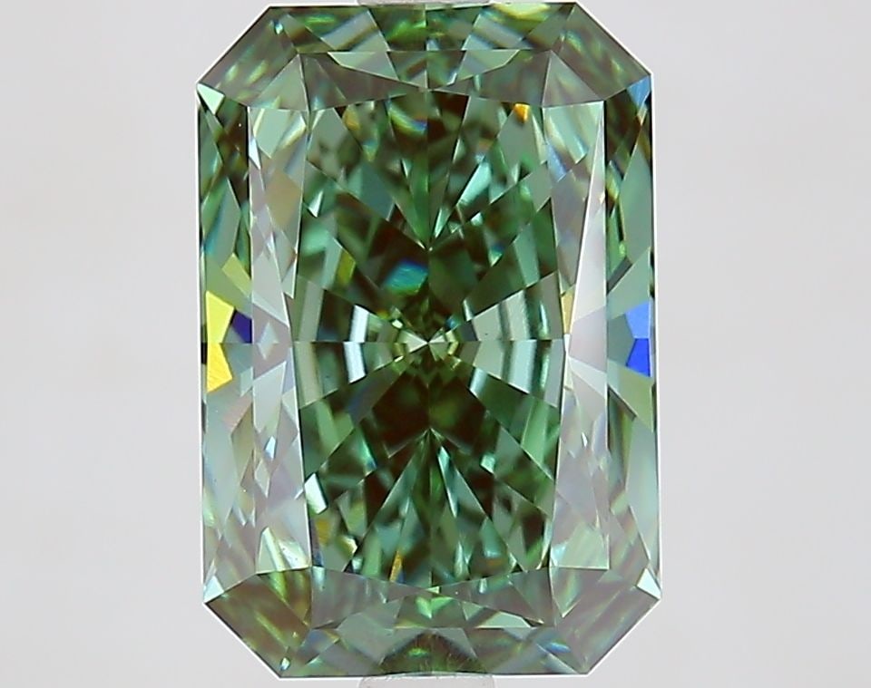 Loose Diamond - RADIANT 3.41ct Fancy Vivid Green VVS2: Loose Diamond - RADIANT 3.41ct Fancy Vivid Green VVS2 Source: This is a real non-mined Diamond that has been grown in a lab Shape: RADIANT Carats: 3.41 Color: Fancy Vivid Green Certification: IGI